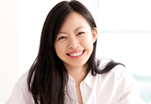 笑顔の女性